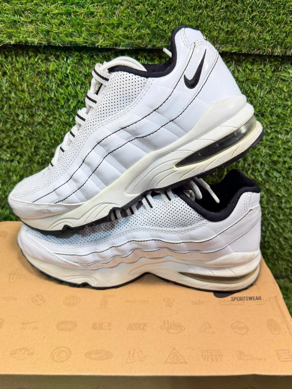 Nike Air Max 95 White Perforated Leather Sneakers Youth Size 5Y 307565-103